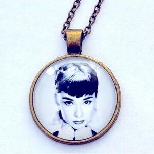 Audrey Hepburn Necklace, NWT, Handmade